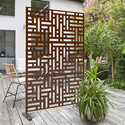 freestanding metal outdoor privacy screen